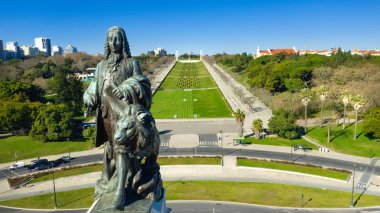 Marques do Pombal Square ve Eduardo VII Park, Lizbon, Portekiz 'in insansız hava aracı fotoğrafları.