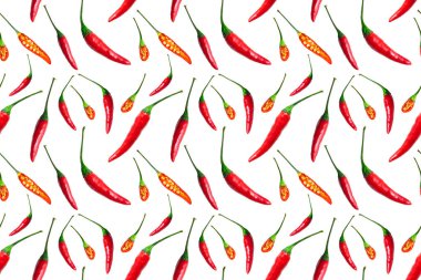 Kırmızı kırmızı kırmızı kırmızı biberler beyaz arka planda izole edilmiş. Üst Manzara. Düz yatıyordu. Pankart