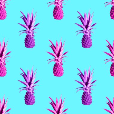 Mavi arka planda izole edilmiş pürüzsüz pembe ananas deseni