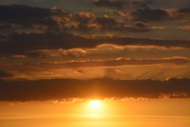 Şili'deki günbatımı bulutlar