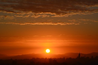 gün batımı Dağı Andes bulutlara