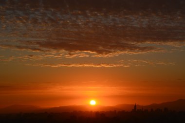 gün batımı Dağı Andes bulutlara
