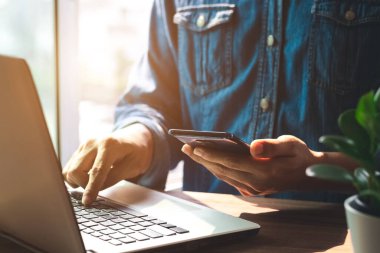 Cep telefonu yazma, mobil sohbet dizüstü bilgisayarı kullanma, iş yerlerinde bizimle temas kurma, fikir yatırımcıları için internet arama, insanları birbirine bağlayan fikirler planlama..