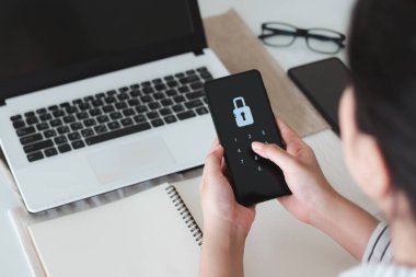 Siber güvenlik, bilgi güvenliği ve şifreleme kavramı, kullanıcının kişisel bilgilerine güvenli erişim, güvenli internet erişimi, siber güvenlik.