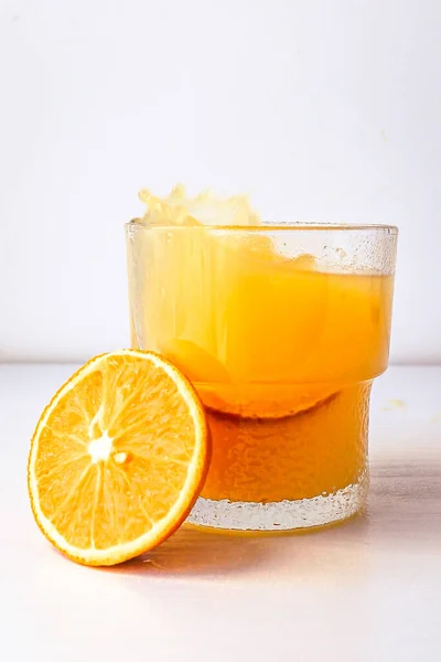 Апельсиновий Сік Апельсин Білому Тлі — стокове фото