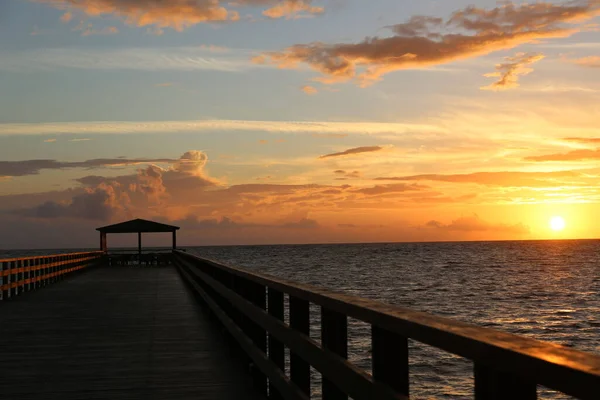 Sonnenuntergang Über Der Seebrücke Meeresstrand — Stockfoto