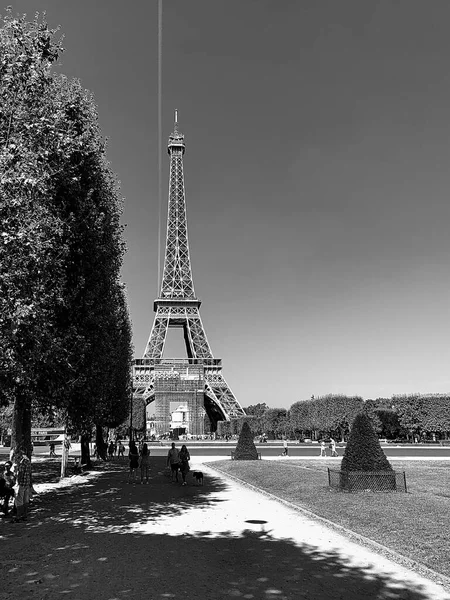 Torre Eiffel Cielo Azul Ciudad —  Fotos de Stock