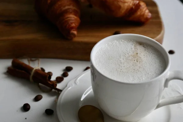 Taza Café Croissants Desayuno Una Francia —  Fotos de Stock