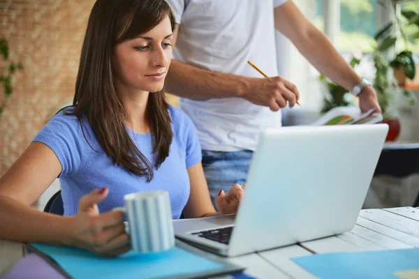 Happy young business woman in the modern office — Stock Photo, Image