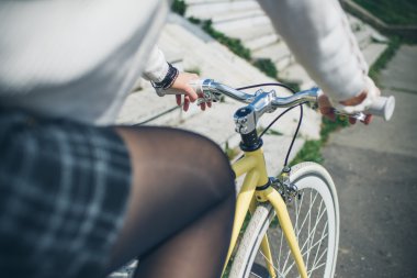 Harcama zaman açık havada bisiklet ile kız