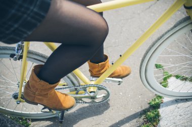 Harcama zaman açık havada bisiklet ile kız