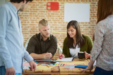 Toplantı gençlerin grup