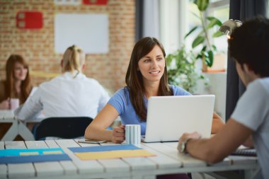 modern ofis çalışanı