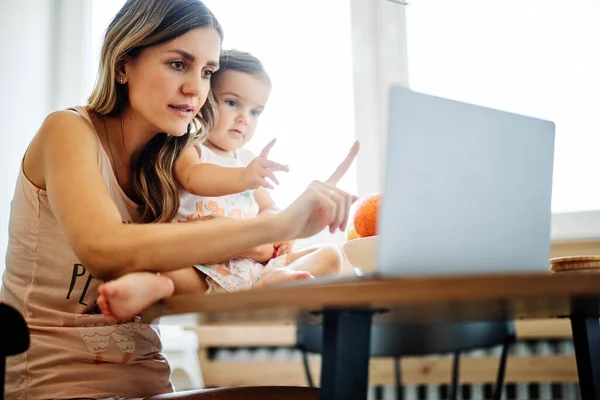 Stay Mother Home Sitting Kitchen Getting Work Done While Her — Stock Photo, Image