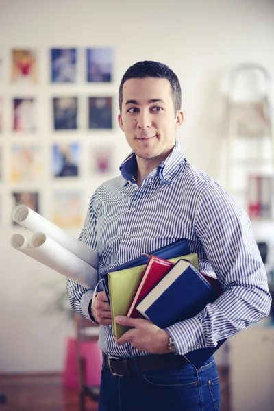 Arquitecto en oficina — Foto de Stock