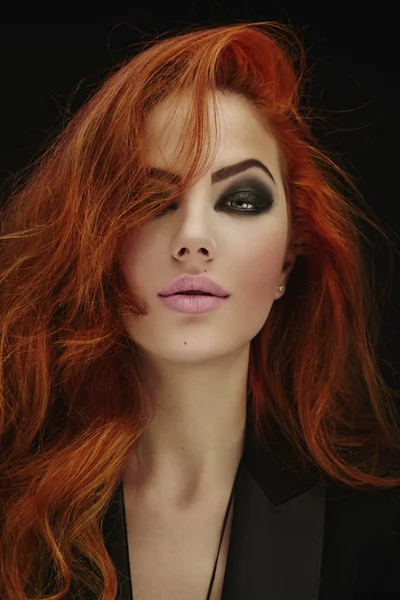 göz kamaştırıcı Kızıl saçlı kadın