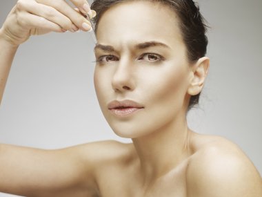 kadın koparma kaşları