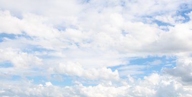 Mavi Gökyüzü bulutlu 