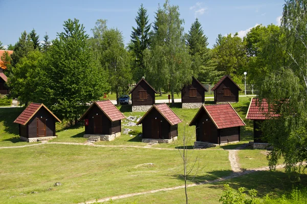 クロアチア プリトヴィチェ国立公園の近くの木造住宅 ロイヤリティフリーのストック画像