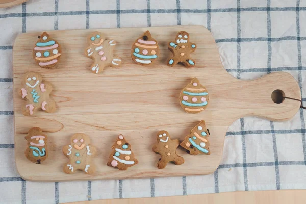 Hausgemachte Weihnachts Lebkuchen Weihnachts Lebkuchen Auf Blech Zubereitung Von Backwaren — Stockfoto