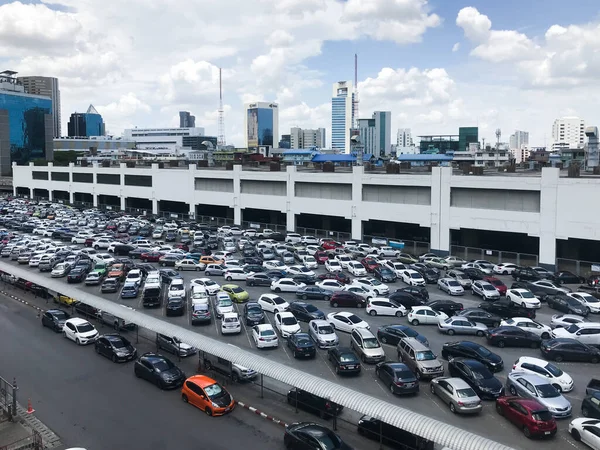 Dışarıdaki Büyük Araba Parkında Bir Sürü Araba Var Bangkok Tayland — Stok fotoğraf