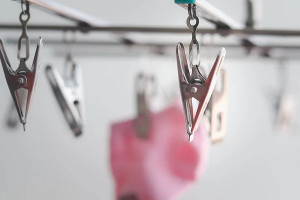 Metal Clothes Pegs Hanger Pink Socks Looks Little Metal Heart — Stock Photo, Image