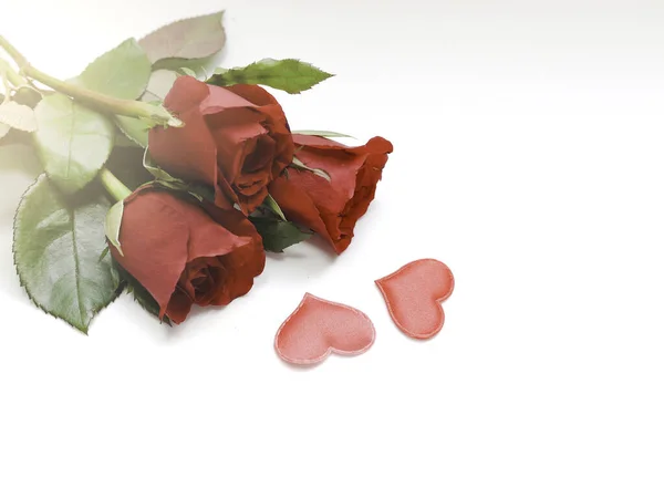 Rote Rose Und Rotes Herz Isoliert Auf Weißem Hintergrund Süßer — Stockfoto