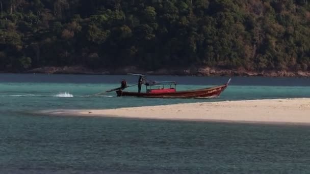 Bateau Traditionnel Queue Longue Traversant Mer Bleue Bateau Naviguant Vers — Video