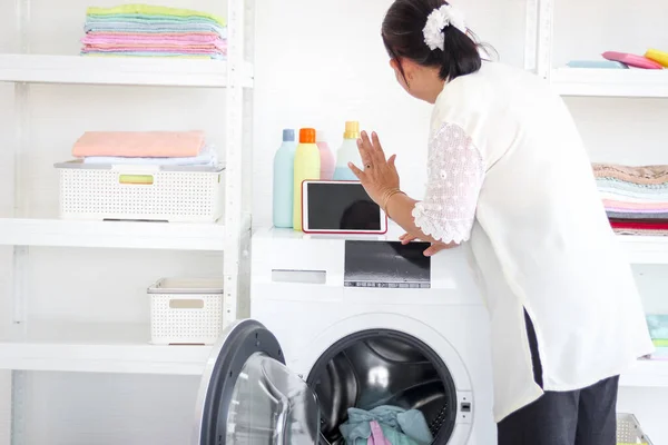 Asian Senior Elderly Old Woman Housewife Doing Laundry Laundry Room — Stock Photo, Image