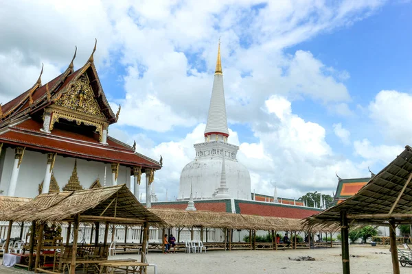 Wat Phra Mahathat Woramahawihan神庙的大塔 是泰国南部历史名城Nakhon Thammarat的历史名胜古迹 — 图库照片