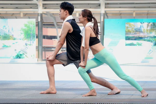 Partner Buddy Runner Mann Und Frau Stretching Körper Vor Dem — Stockfoto