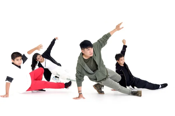 Grupo Niños Felices Estudiando Danza Estilo Moderno Aula Estudio Interior —  Fotos de Stock