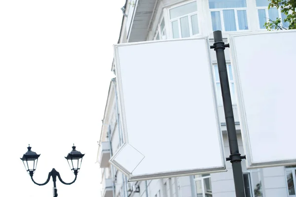 Baner Reklamowy Tle Domów Miejskich Nic Dla Projektanta Biała Przestrzeń — Zdjęcie stockowe