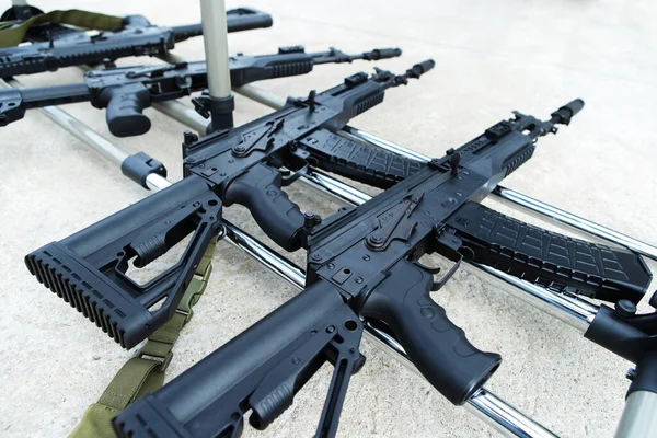 Schusswaffen Vorbereitungen Für Einen Militäreinsatz Der Streitkräfte — Stockfoto