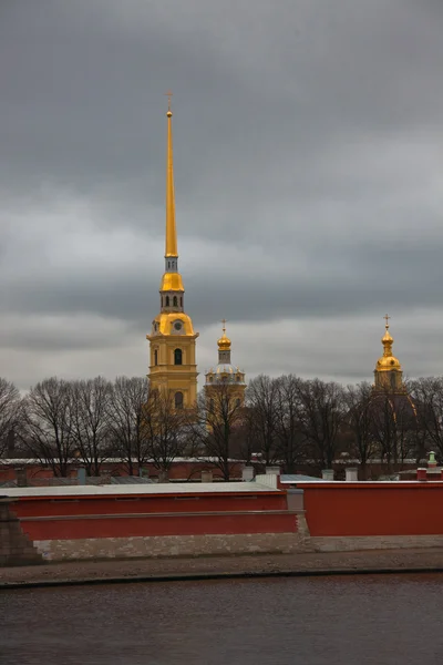 Петропавловская крепость и собор — стоковое фото