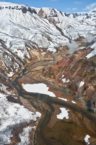 Pohled na údolí gejzírů a Kronocká sopka přírodní rezervace — Stock fotografie