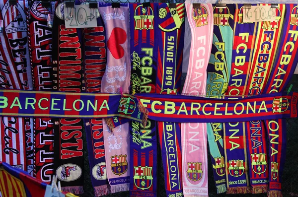 Atributos del FC Barcelona. Pañuelos del club de fútbol "and" and "and" and "and" and "and" and "and" — Foto de Stock