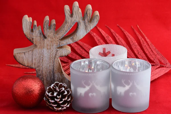 Ed Fondo de Navidad con tres candelabros de té brillo decoración con renos en él —  Fotos de Stock