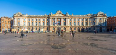 Capitole Meydanı ve turistleri, Toulouse, Haute-Garonne, Occitanie, Fransa