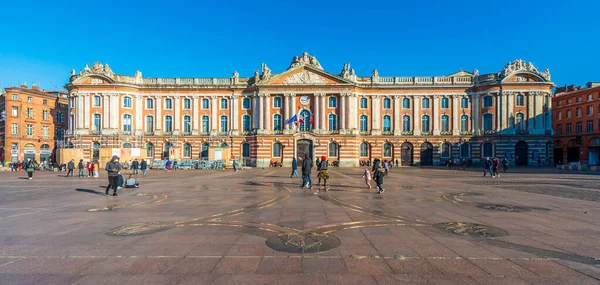 Place Capitole Jeho Turisté Toulouse Haute Garonne Occitanie Francie — Stock fotografie