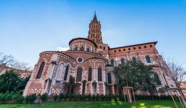Saint Sernin Bazilikası 'nın kışın Haute-Garonne, Occitanie, Fransa' daki Toulouse 'da