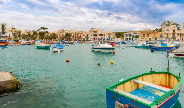 Pequeño Pueblo Pesquero Con Sus Típicos Barcos Isla Malta — Foto de Stock