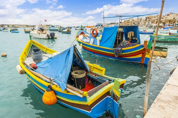 Типичные Рыбацкие Лодки Деревне Марсашлок Острове Мальта — стоковое фото