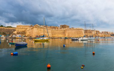 Vittoriosa 'daki Saint Angelo Kalesi ya da Birgu, Senglea, Valletta yakınlarındaki Malta adası.