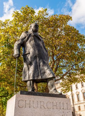 Winston Churchill 'in Londra, İngiltere, İngiltere' deki heykeli.