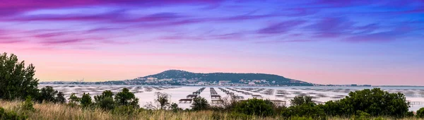 Mont Saint Clair Stagno Thau Con Suoi Tavoli Ostriche Hrault — Foto Stock