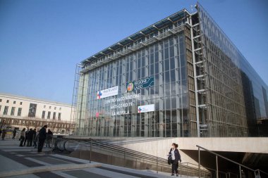 Roma, İtalya - 24 Şubat 2021: Roma Kongre Merkezi Şimdi Kütle Kapsülü-19 Aşılama Merkezi.