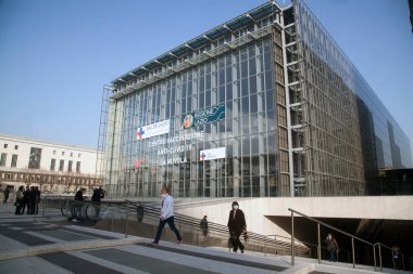 Roma, İtalya - 24 Şubat 2021: Roma Kongre Merkezi Şimdi Kütle Kapsülü-19 Aşılama Merkezi.