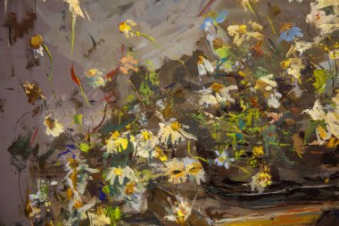  Papatyalarla, kemanlarla, elmalarla, boya tüpleriyle ve fırçalarla dolu bir hayat. Kapatın..