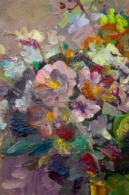 Yağlı boyalarla yapılan resim gibi hayat, içinde güzel bir buket yaban çiçeği olan cam bir vazoyu tasvir ediyor. Renklerin ahenkli bir kombinasyonu yaz havasını taşır..